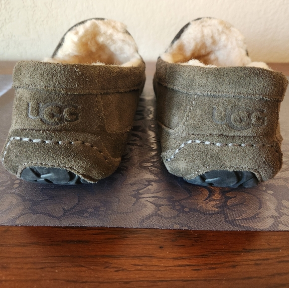 UGG Men's Ascot Slipper - Picture 5 of 6